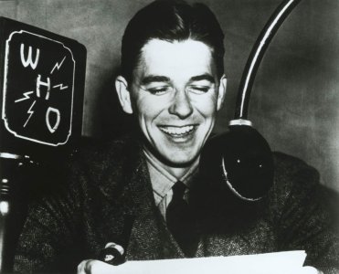 Ronald_Reagan_as_Radio_Announcer_1934-37.jpg Ronald_Reagan_as_Radio_Announcer_1934-37.jpg