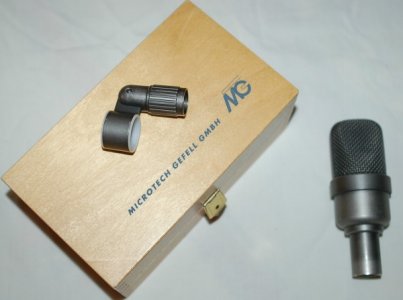 M940_01.jpg