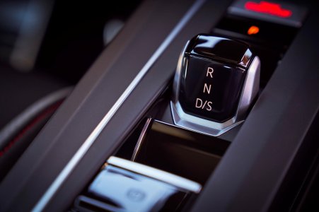 2023-volkswagen-golf-gti-gear-shifter-carbuzz-872428-1600.jpg 2023-volkswagen-golf-gti-gear-shifter-carbuzz-872428-1600.jpg