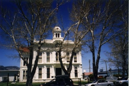 mono-courthouse.jpeg