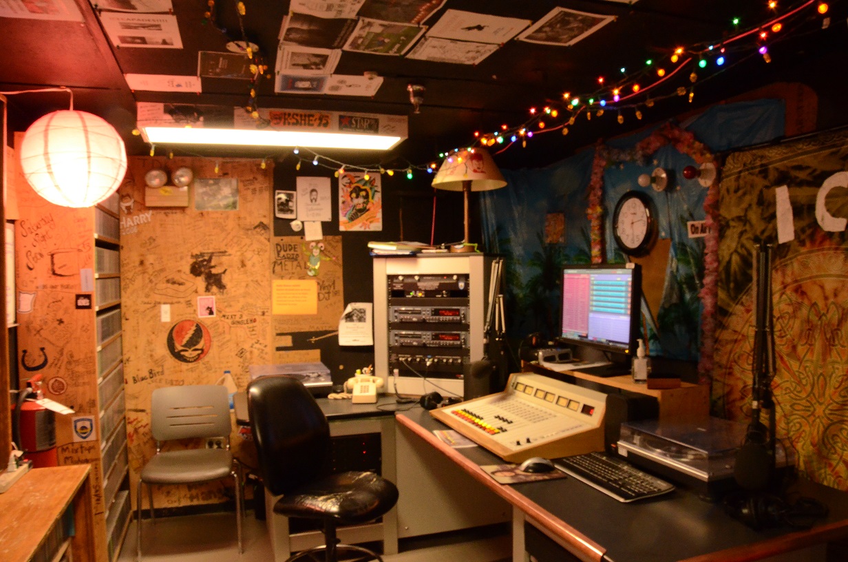 radio-room-Ice-Radio.jpg