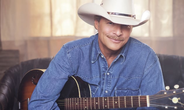 www.savingcountrymusic.com