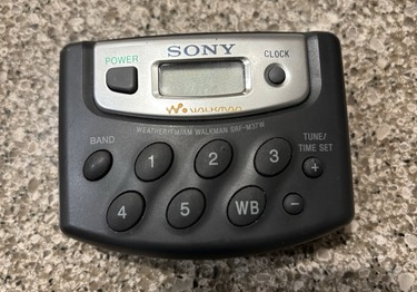 Sony-SRF-37-Walkman.jpg